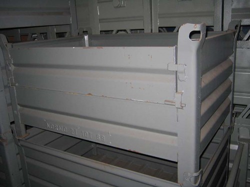 Stacking containers MES41 painted 1000 mm x 800 mm x 600 mm, with flap